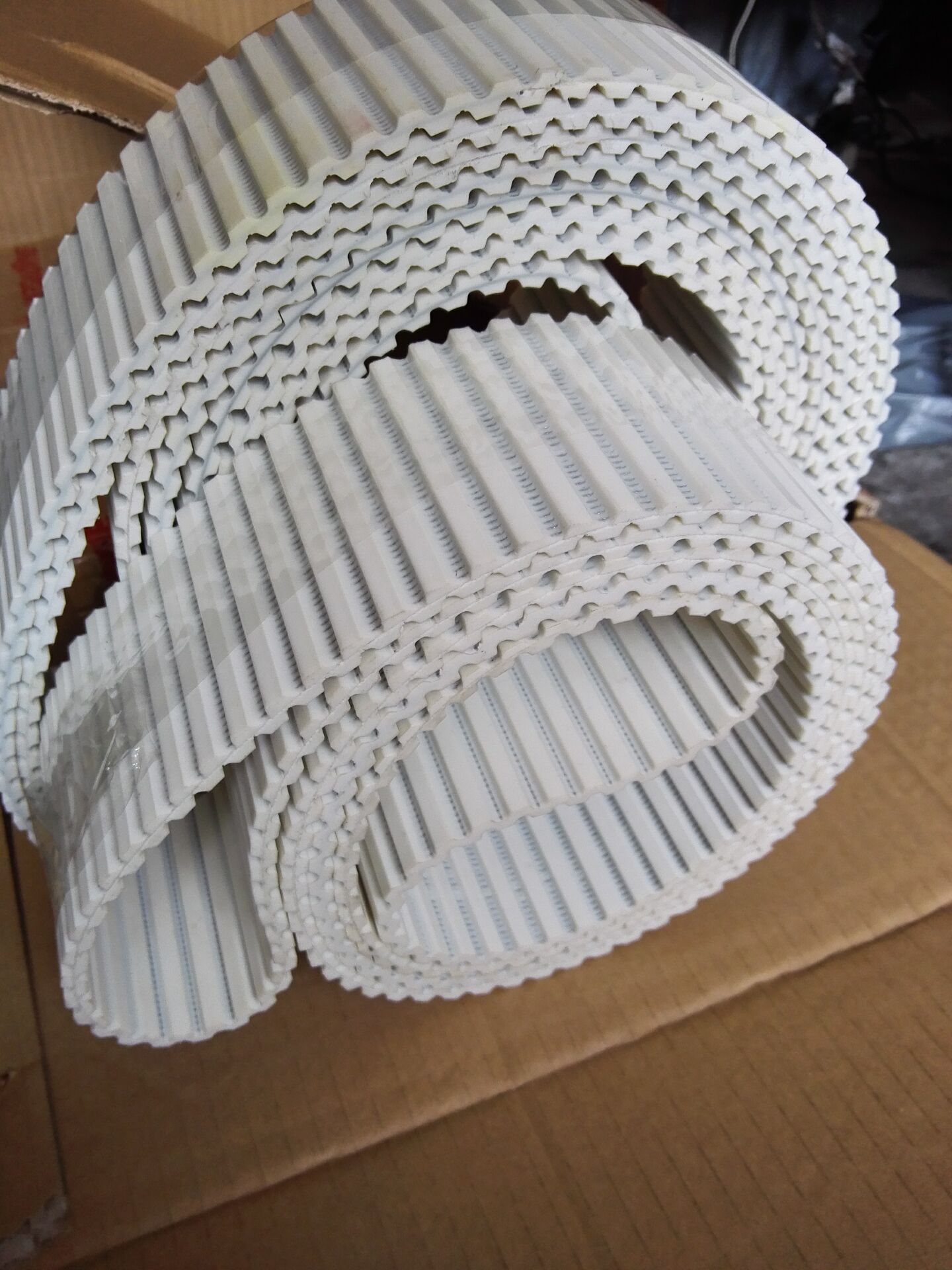 麦高迪megadyneat20dl双面齿错齿对齿同步带聚胺酯白色