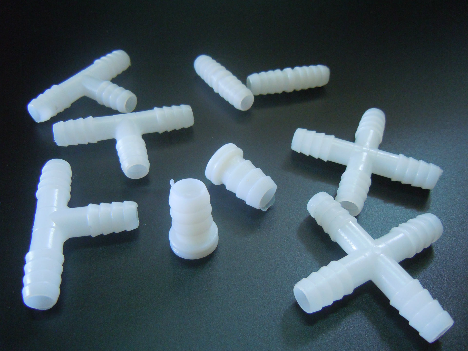 塑料三通四通宝塔堵头直通t接头水族水产养殖配件厂家直销_塑料三通四