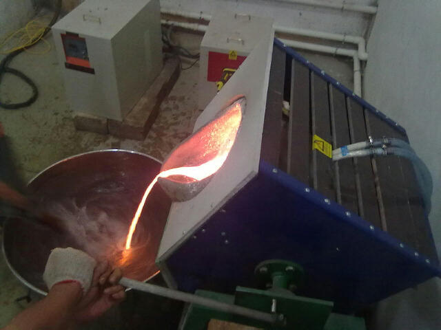 供应熔锡炉 ,锡灰熔锡设备,金属熔炼设备,中频熔炼炉生产厂家