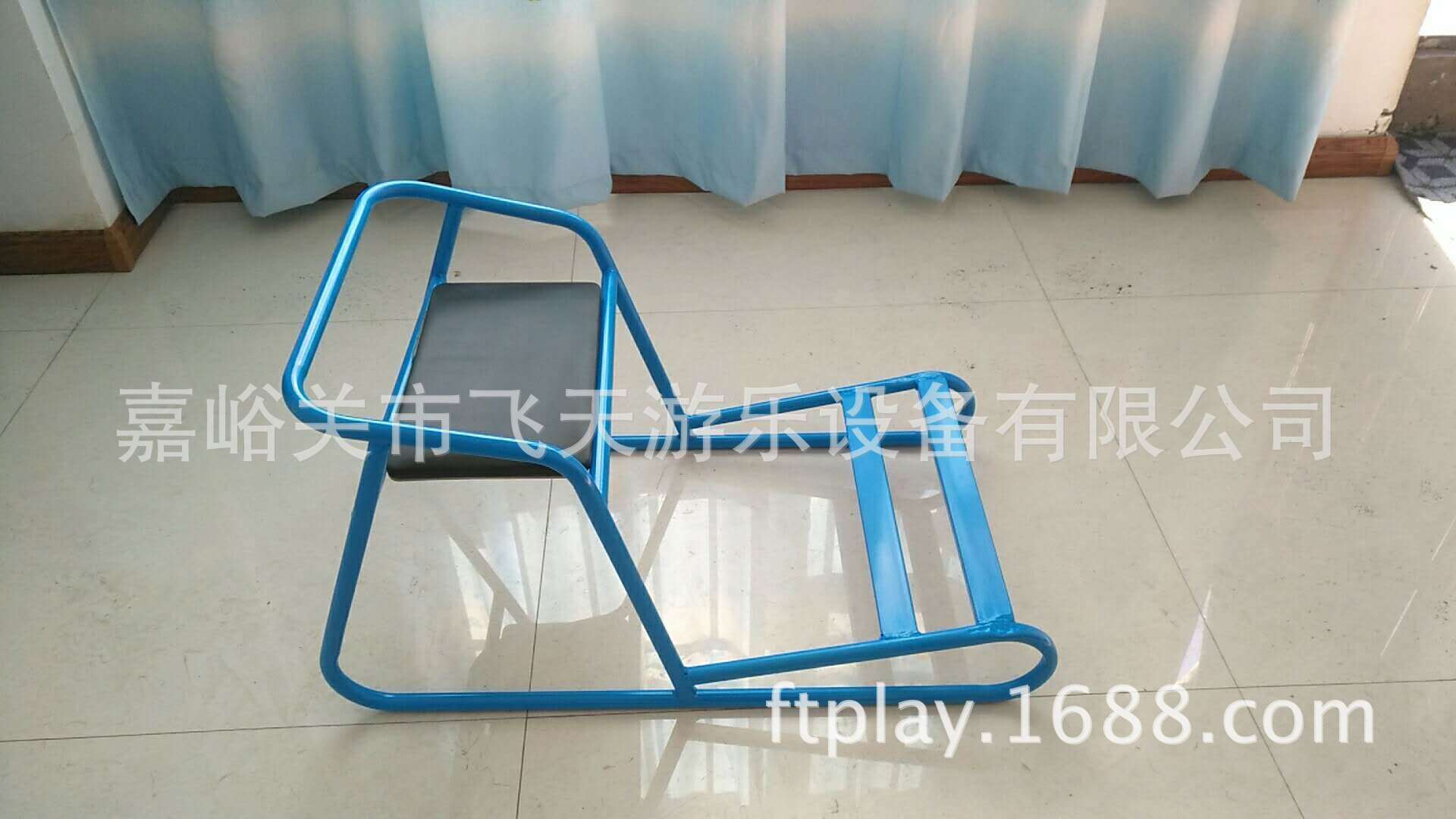 然而传统的冰车多为自行制作,简单粗糙,使用舒适度差.