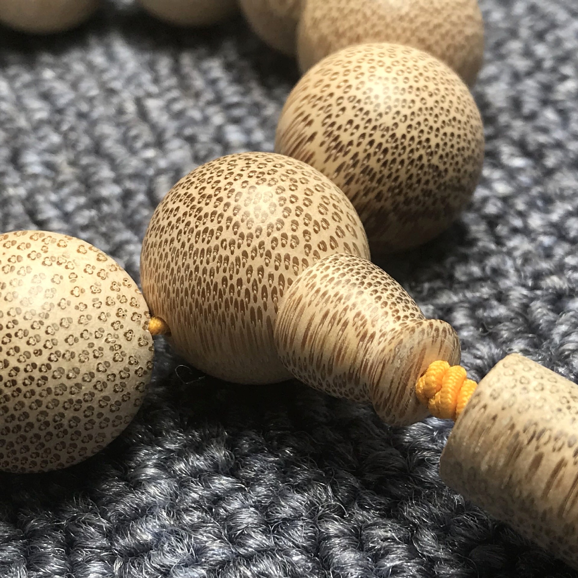 天然龙血金丝竹老楠竹圆珠佛珠手串 龙鳞满鱼籽纹棕竹木质工艺品