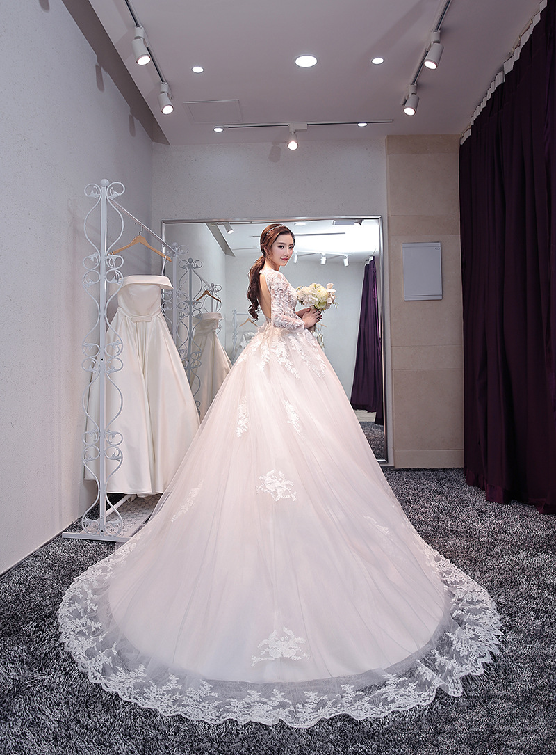 一字肩拖尾婚纱2019新款简约夏季婚纱优雅甜美新娘结婚婚纱