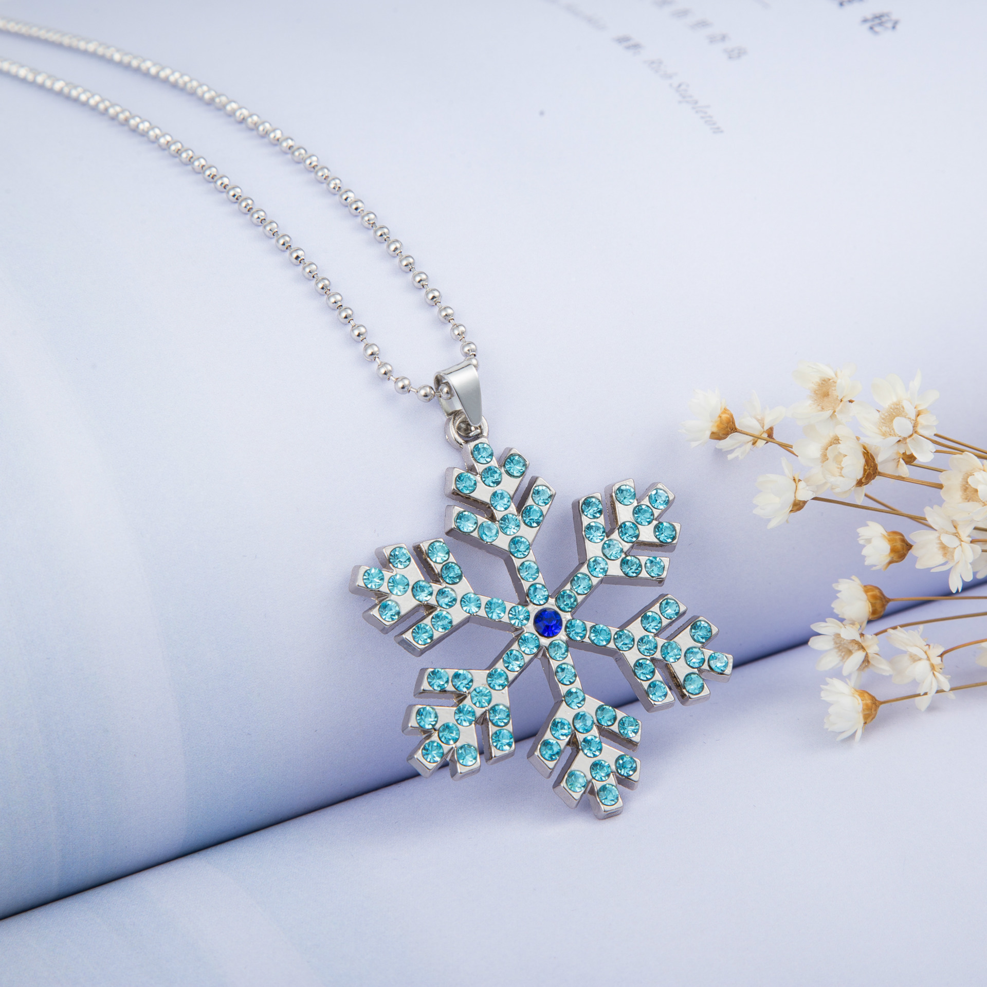 动漫周边 冰雪奇缘雪花项链4色可选厂家直销