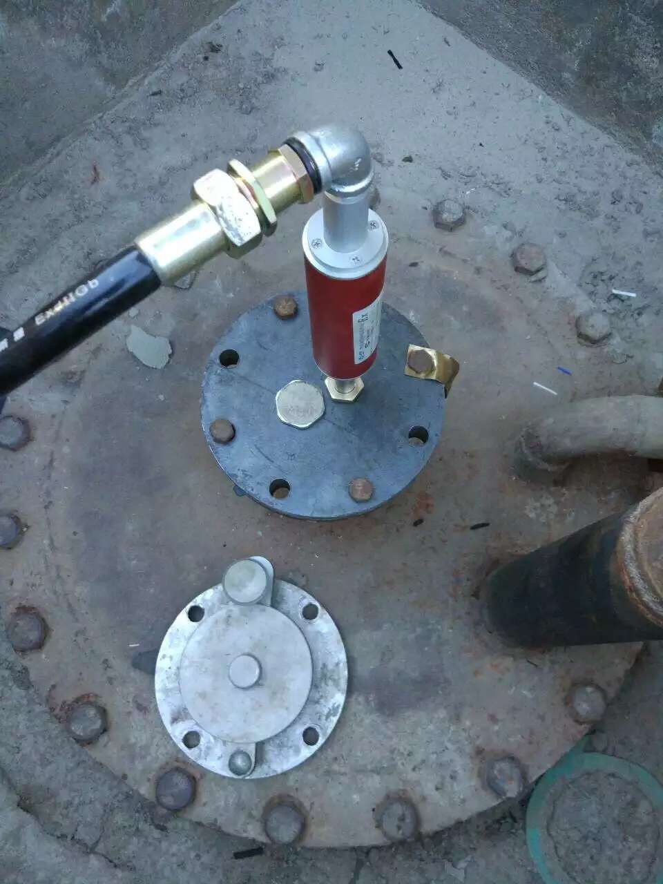 带温度的加油站液位仪 智能磁致伸缩探棒 埋地油罐液位监控仪