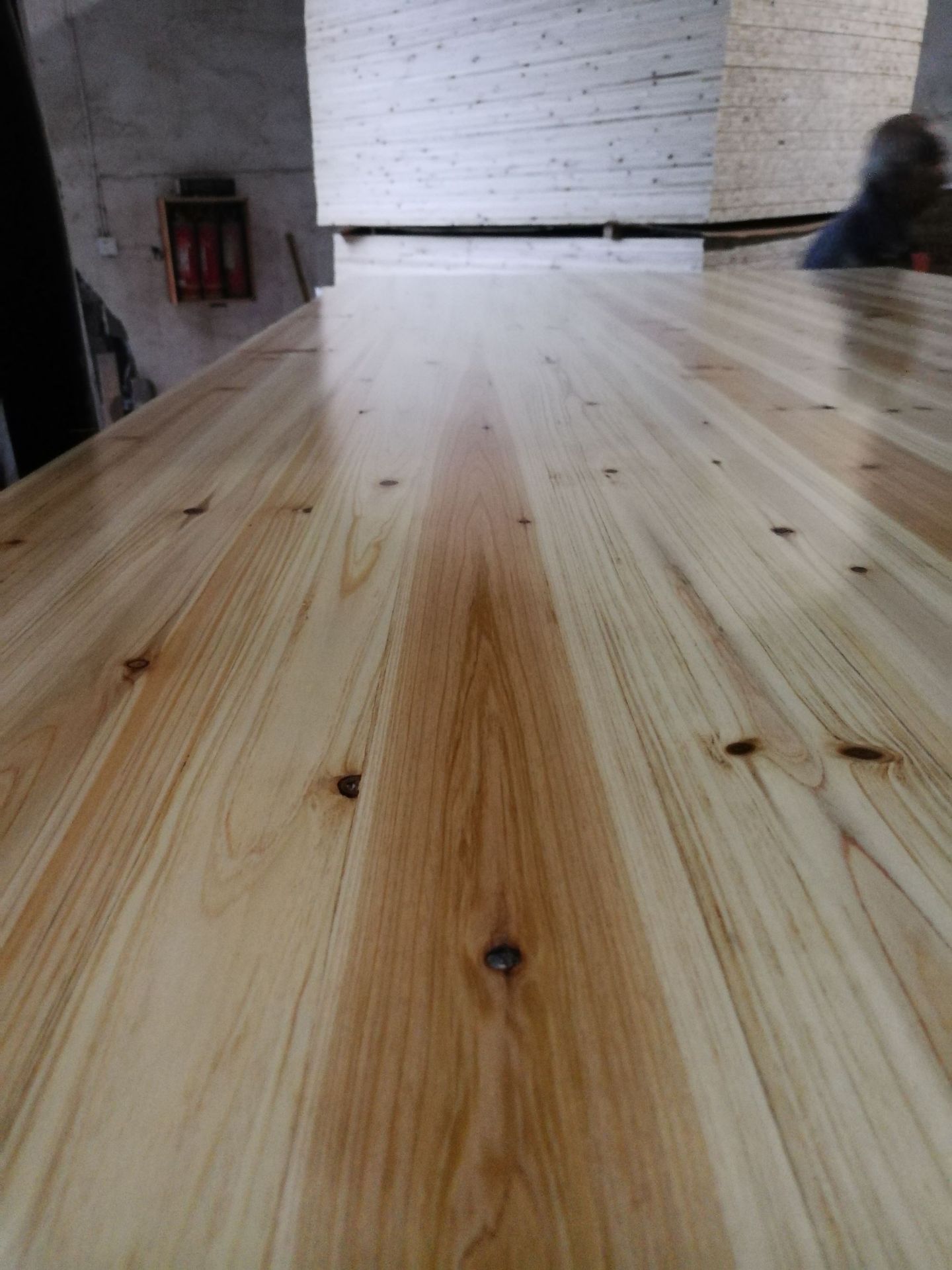 家装板材厂家直供 双面光滑杉木uv免漆板门板 集成板直拼板木板