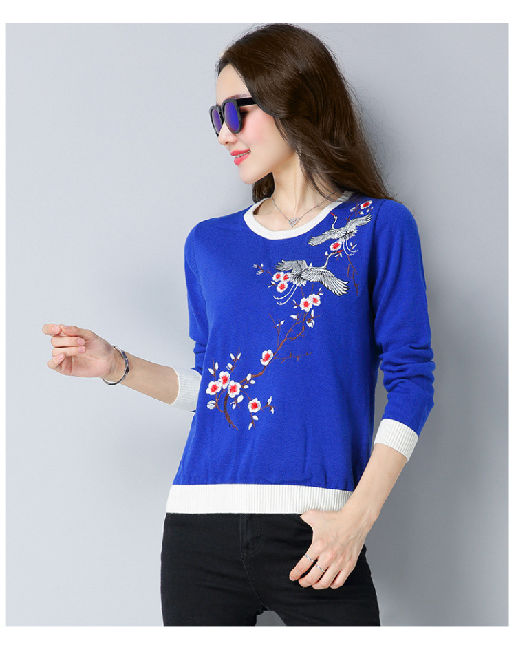 2017 秋冬女士圆领羊毛衫 女式修身绣花针织衫 打底平面女式毛衣