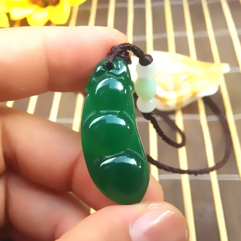 四季豆吊坠豆角玉项坠男女款翠绿色如意豆荚玉坠挂件厂家批发