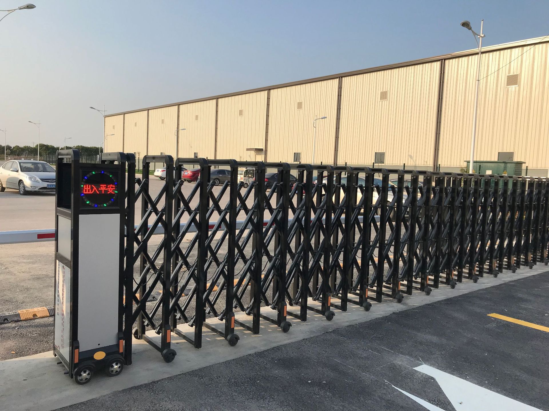 南京电动伸缩门厂家  高强度铝合金   品质保证 【质保三年】