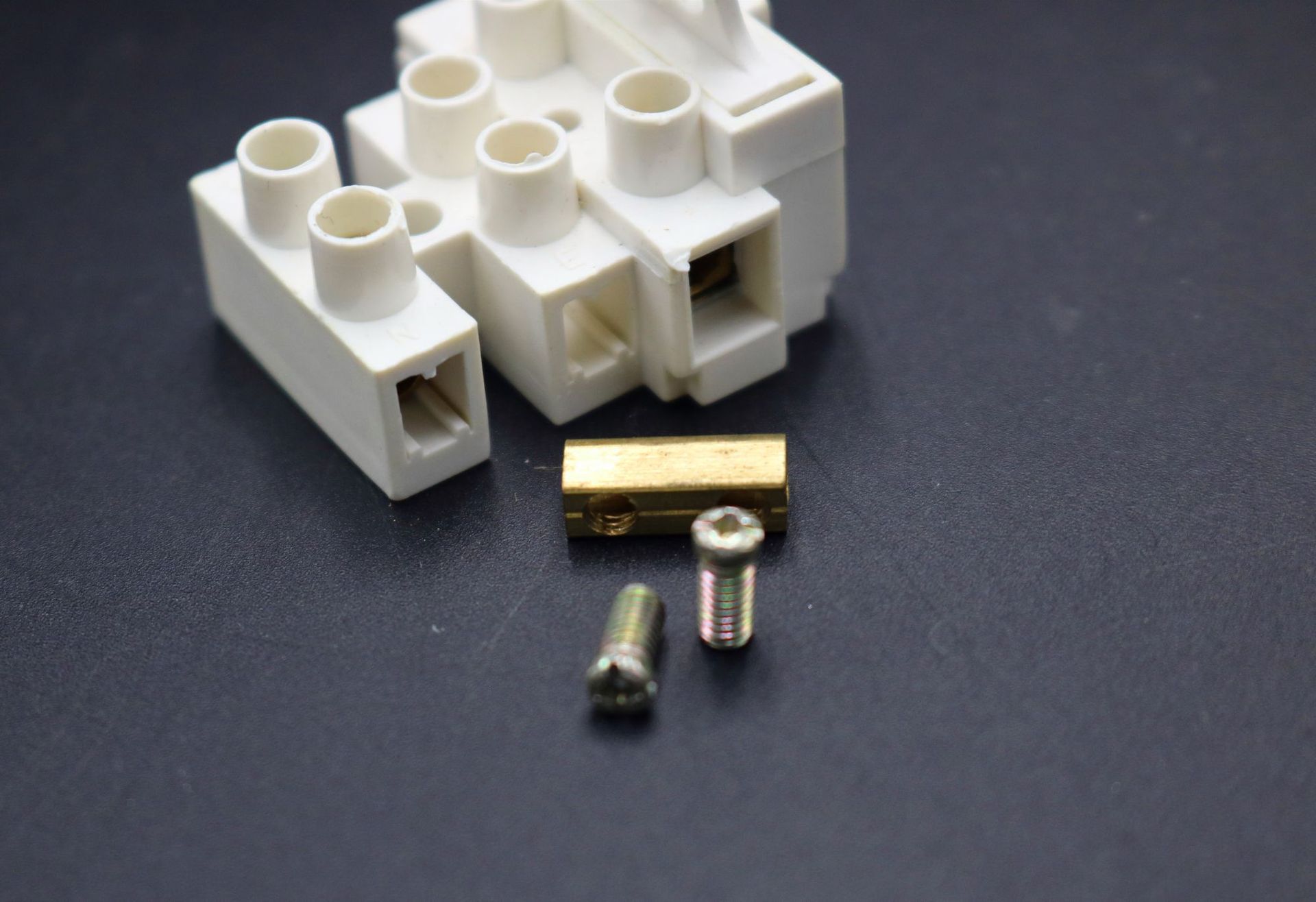 三位带保险丝端子5a阻燃led铜接线柱540/ft06-3p保险座接线端子