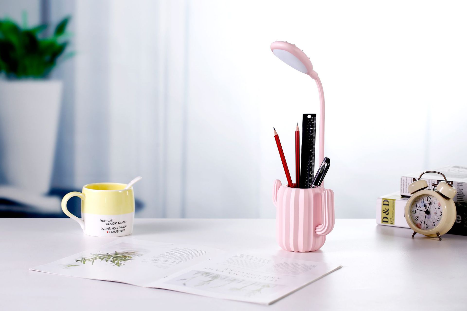 仙人掌台灯学生护眼学习儿童led定制桌面迷你创意笔筒台灯充电usb