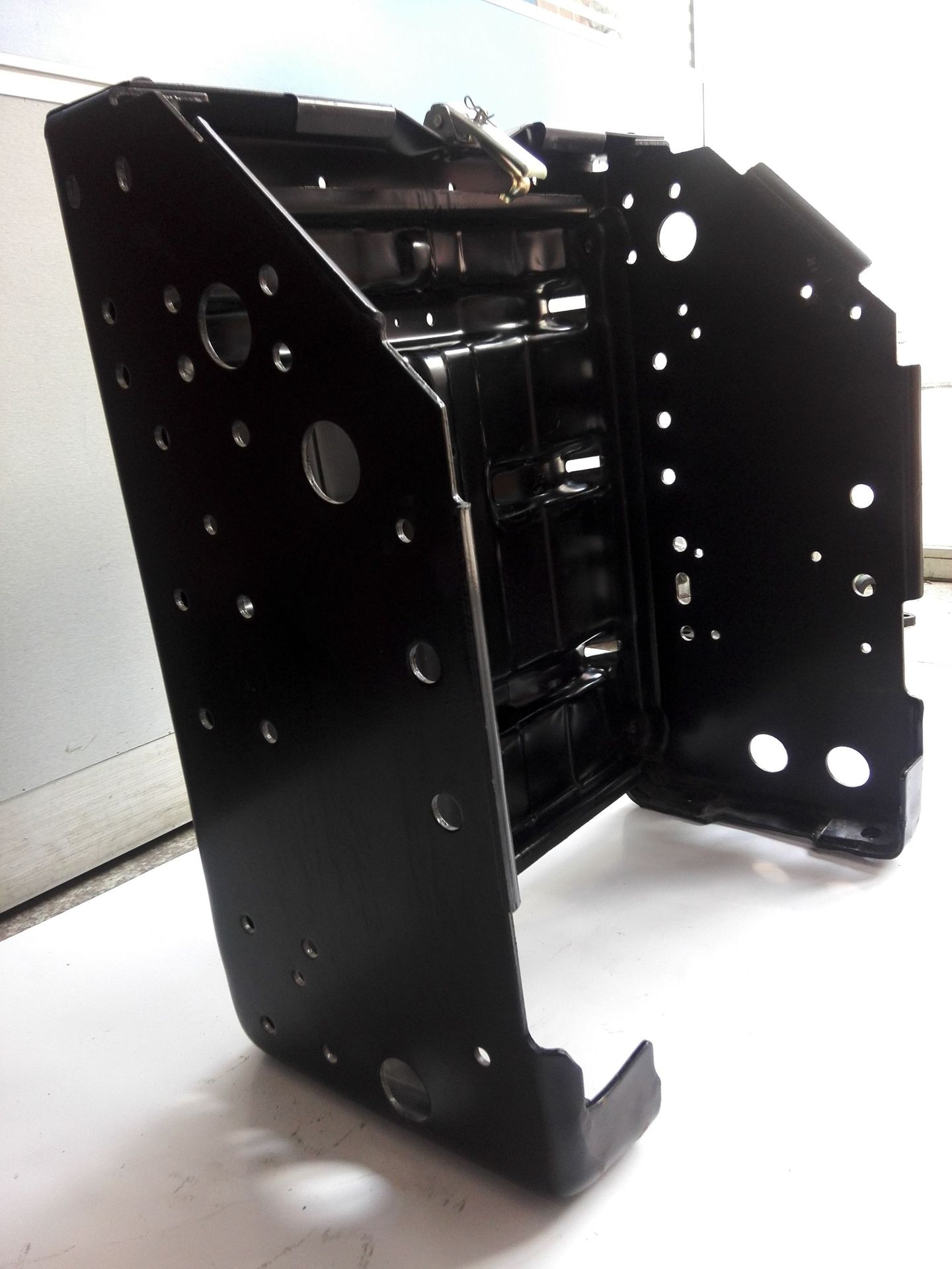 j6l解放卡车电瓶架3513800-50a电瓶框蓄电池支架j6外筐 汽车配件