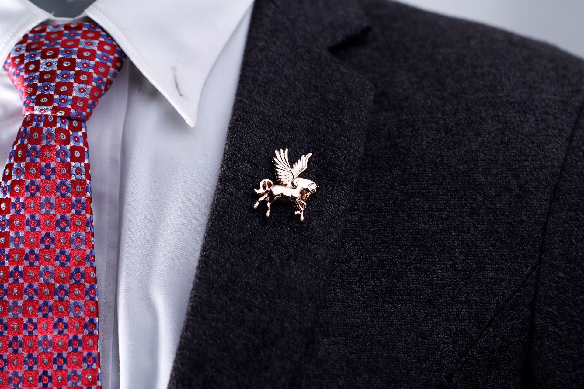 aam029【夏季新推】现货动物款飞马西装胸针男装西装小领针胸针