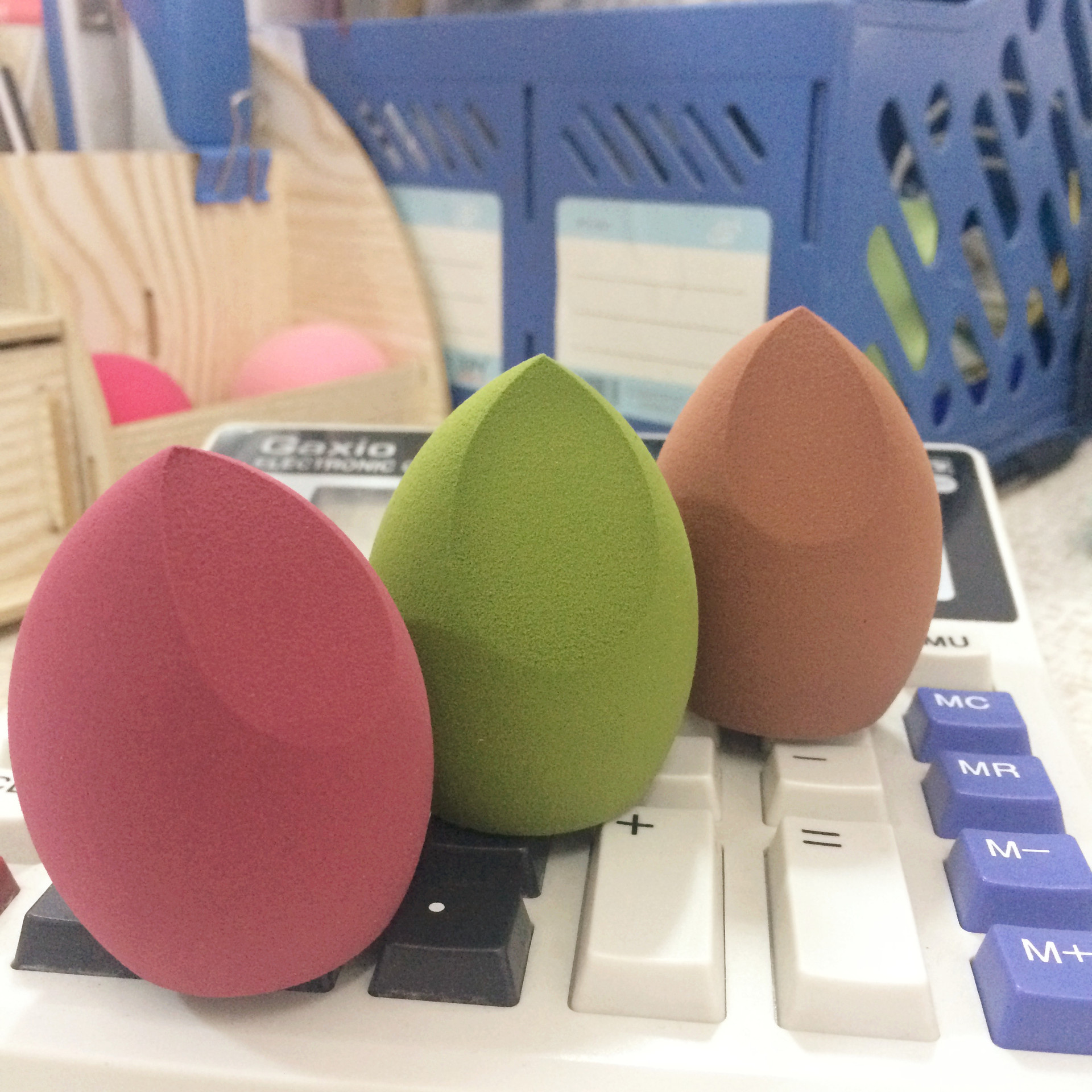 新款平底斜切美妆蛋 抹茶色非乳胶粉扑 奶茶亲水性斜切化妆蛋工具