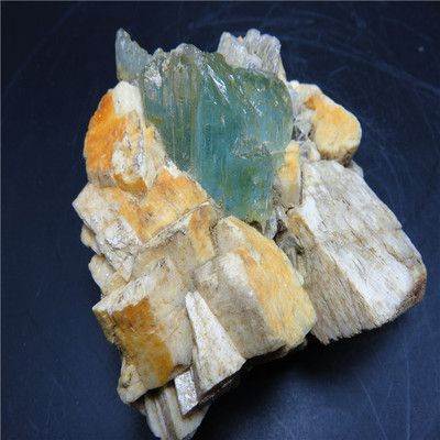 海蓝宝石 天然宝石 云母 长石 原石 巴基斯坦宝石 矿标 矿晶 h138