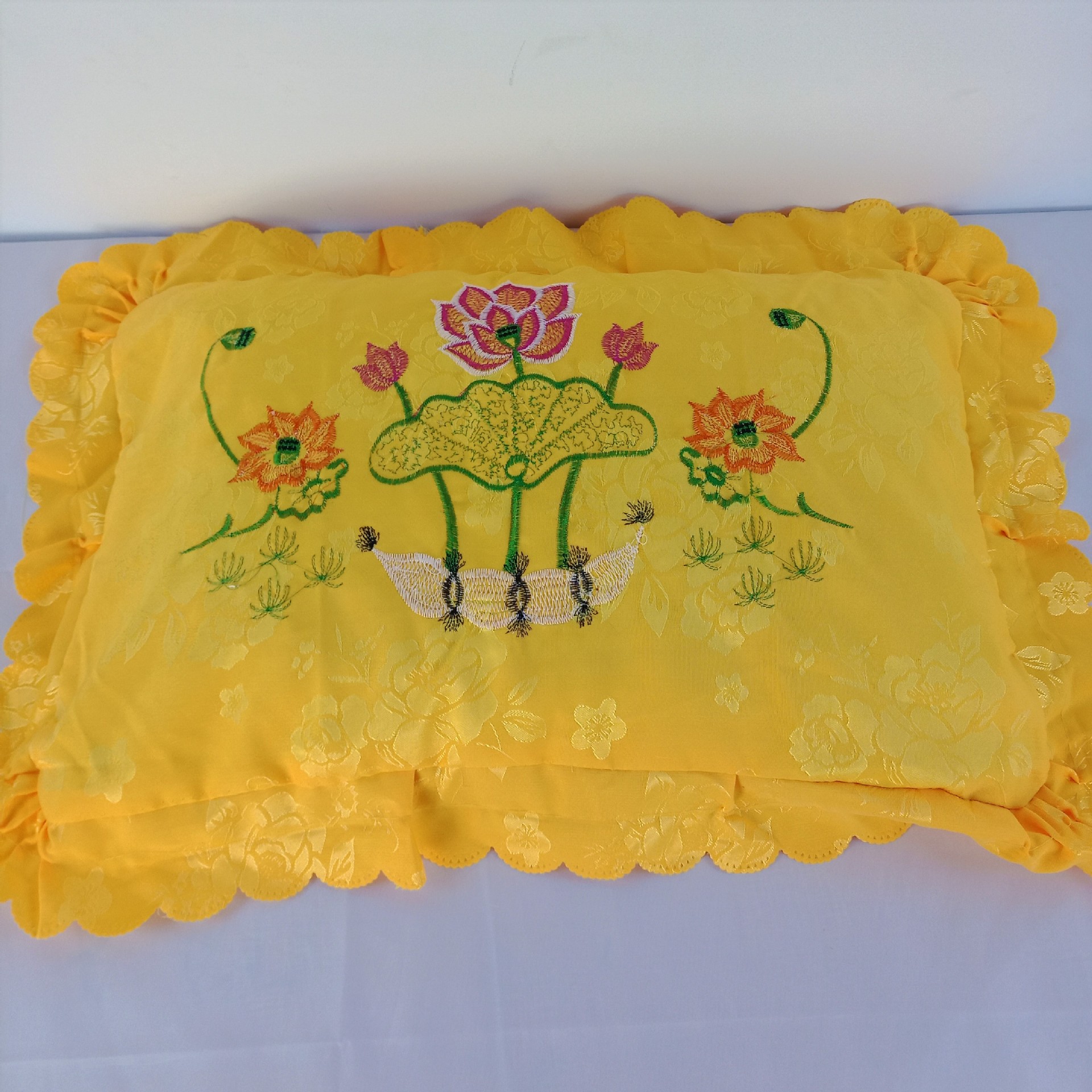 现货批发精品平安枕头寿衣配件长彪纸花殡葬用品刺绣寿枕