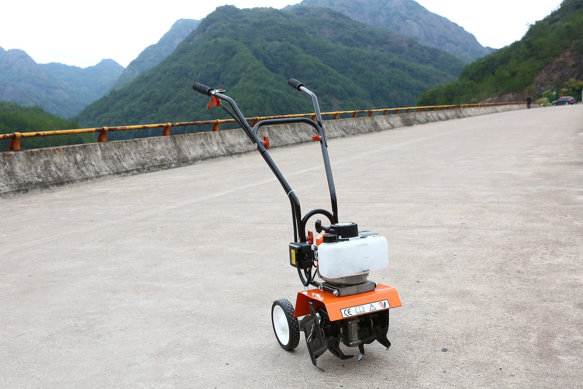 新款纳雍小型2.2马力手扶微耕机 旋耕机 松土机 城市家用微型耕机