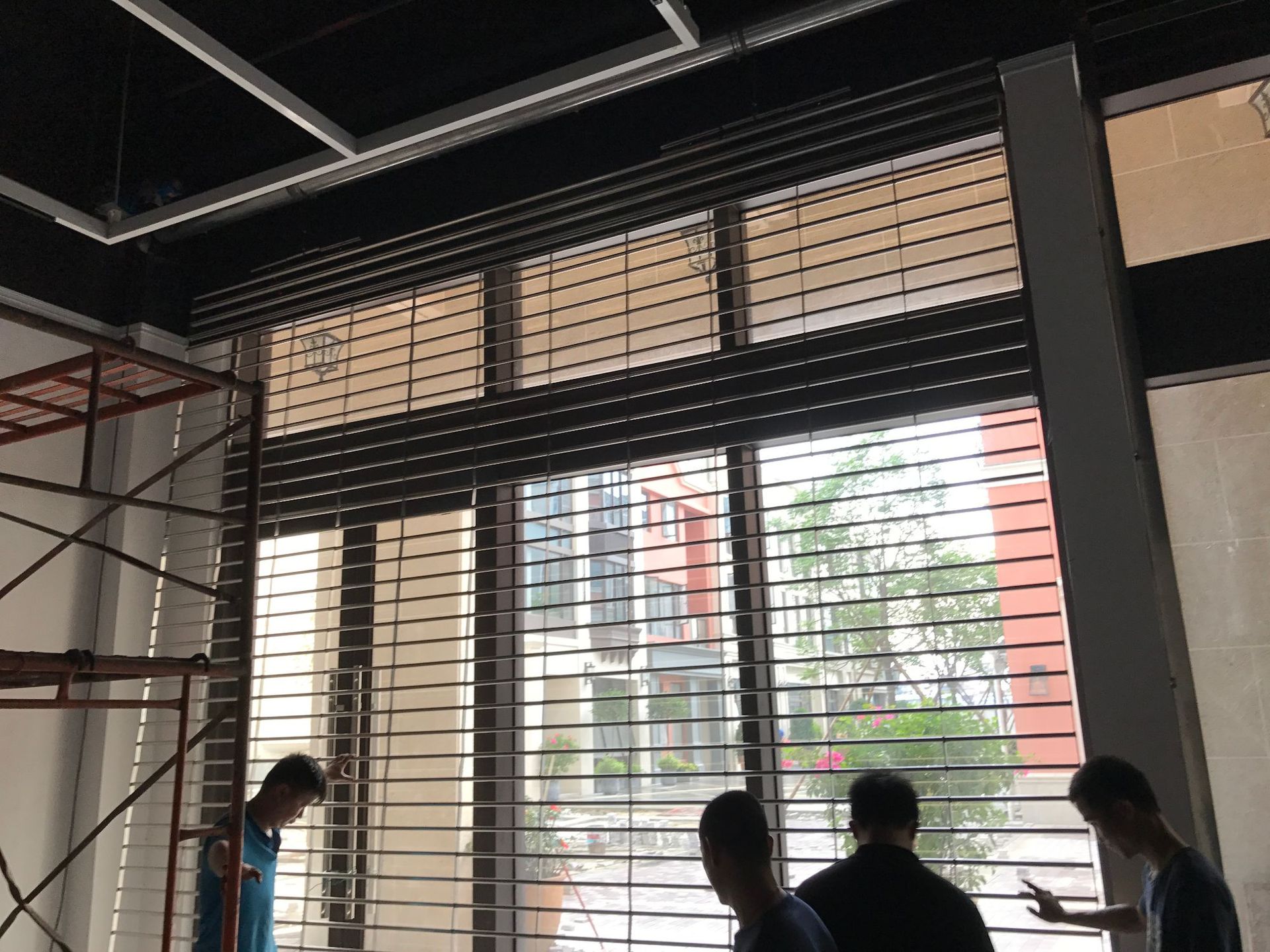 201 304不锈钢卷闸门通花卷帘门镂空拉闸门通风电动卷拉门防盗门