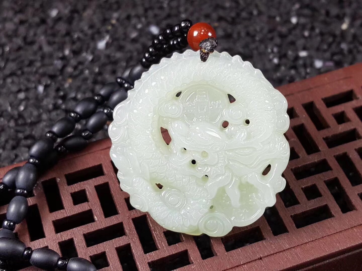 天然和田玉龙牌吊坠和田玉白玉生肖龙玉坠男女款玉石挂件玉佩玉坠