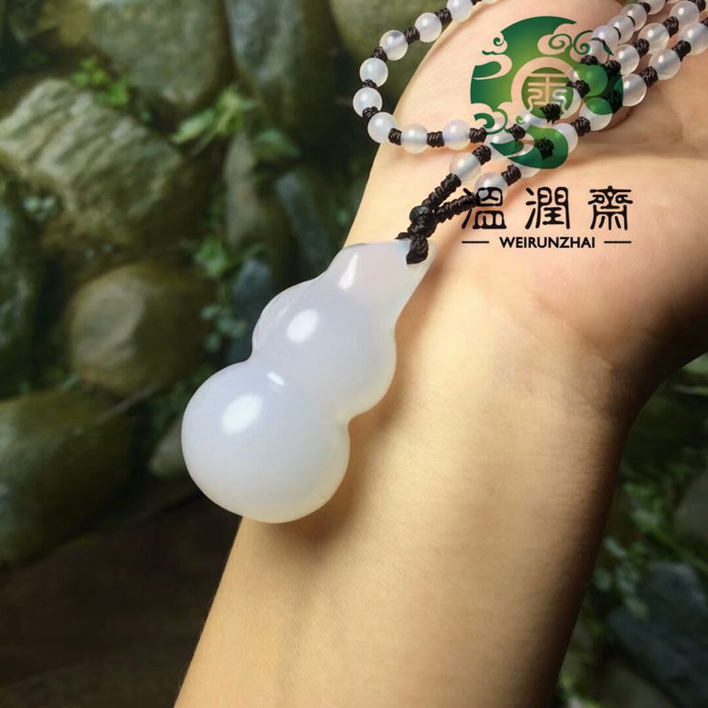 天然玛瑙精雕葫芦吊坠守护平安寓意平平安安玉质晶莹剔透男女吉祥