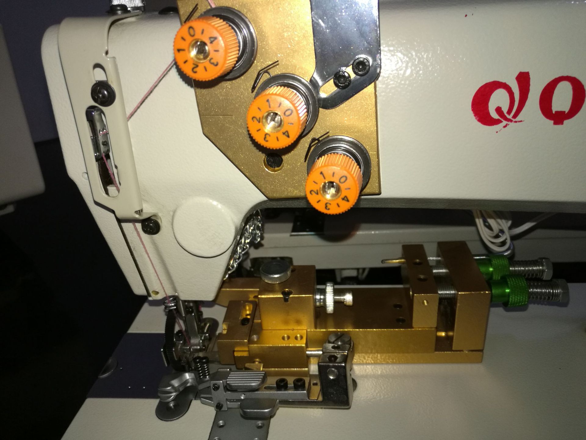 羊毛衫套口机 毛衣埋夹机 千业3808d高速埋夹机毛衣羊毛衫缝纫机