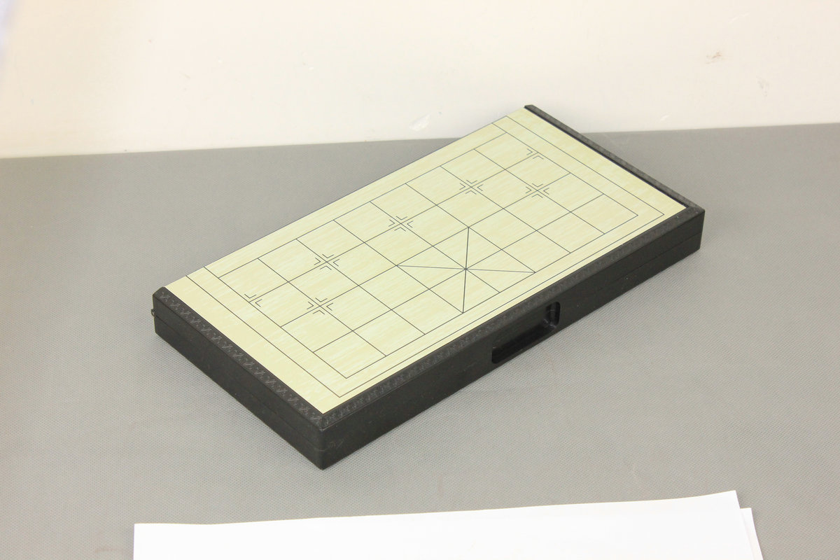 便携式学生培训中号折叠盘磁性中国象棋桌面益智游戏