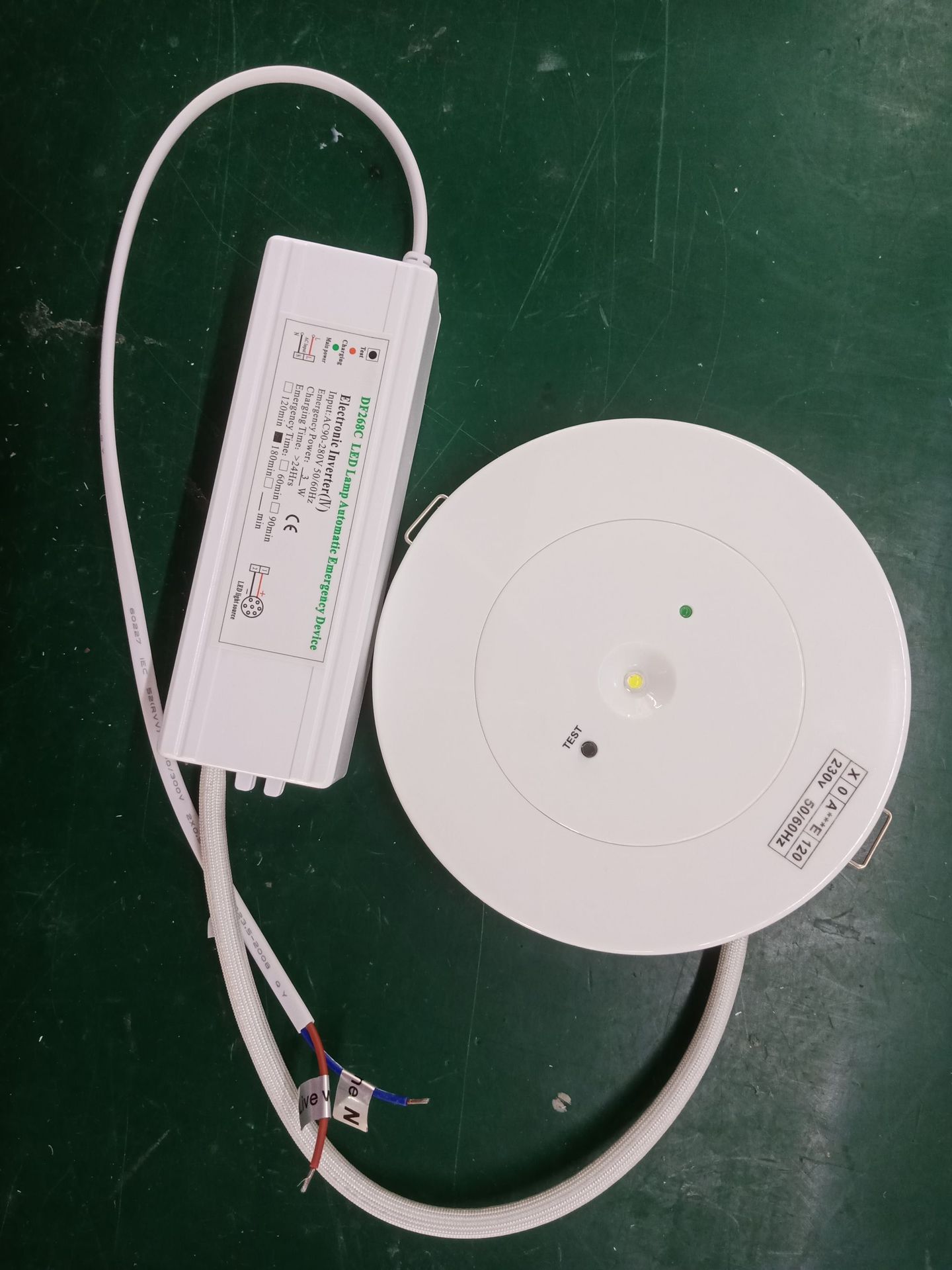 澳洲专用小飞碟应急灯应急电源ufo应急照明3小时ce认证