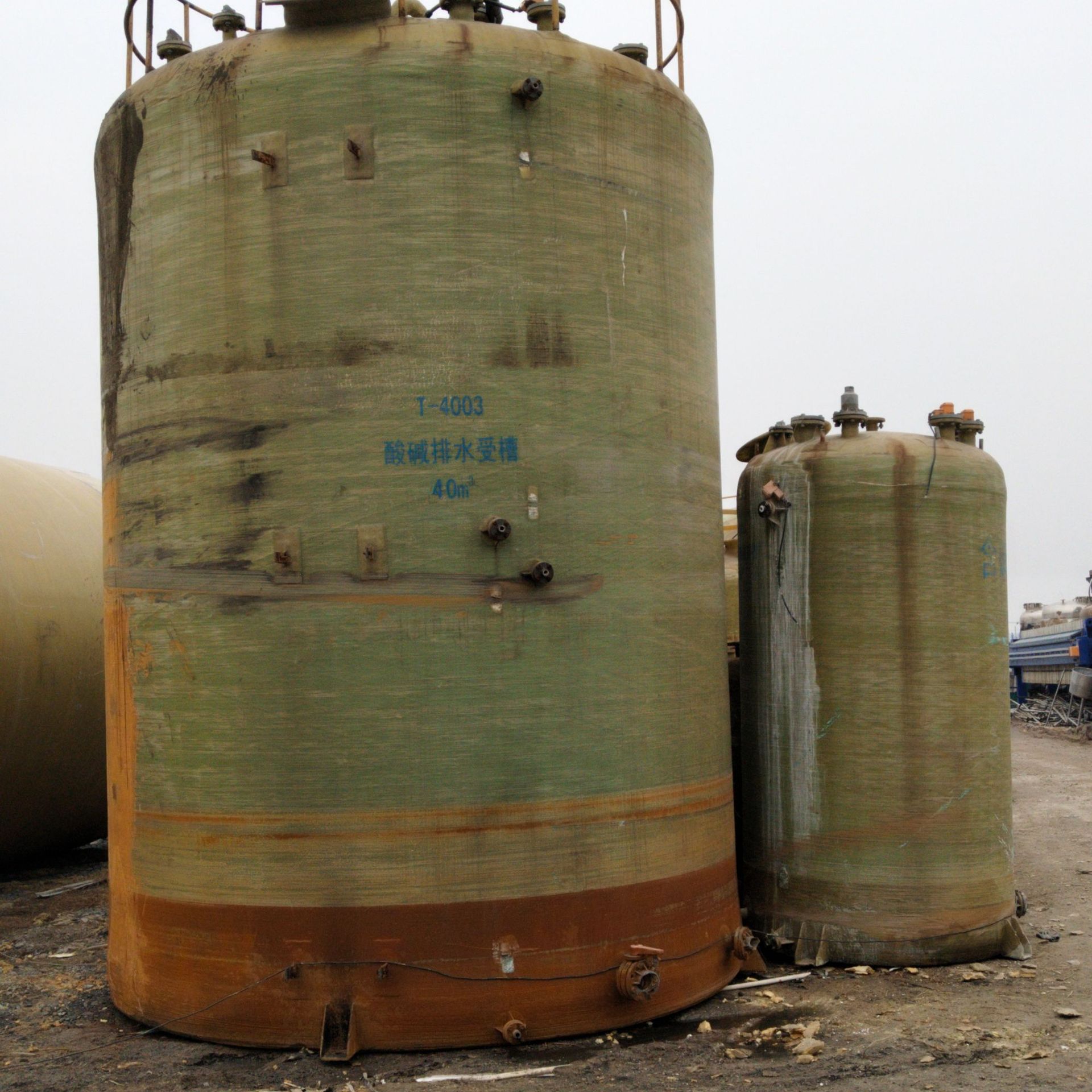 出售玻璃钢盐酸罐二手玻璃钢甲醛酸碱液体储罐九成新化工储罐