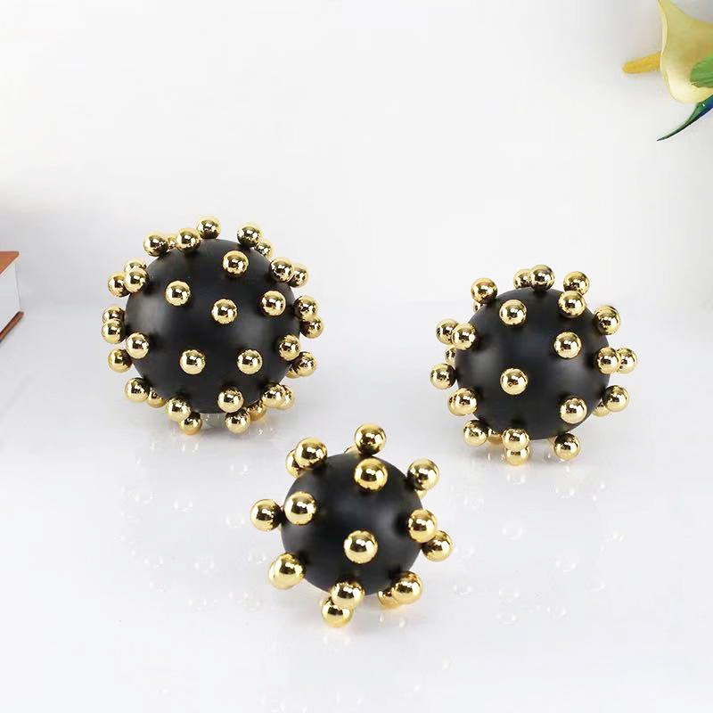 新古典欧式样板间客厅铁艺狼牙球摆件别墅会所后现代软装家居饰品