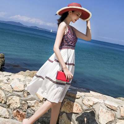 沙滩裙夏2020夏季新款女装海边度假裙性感露背时尚修身吊带连衣裙