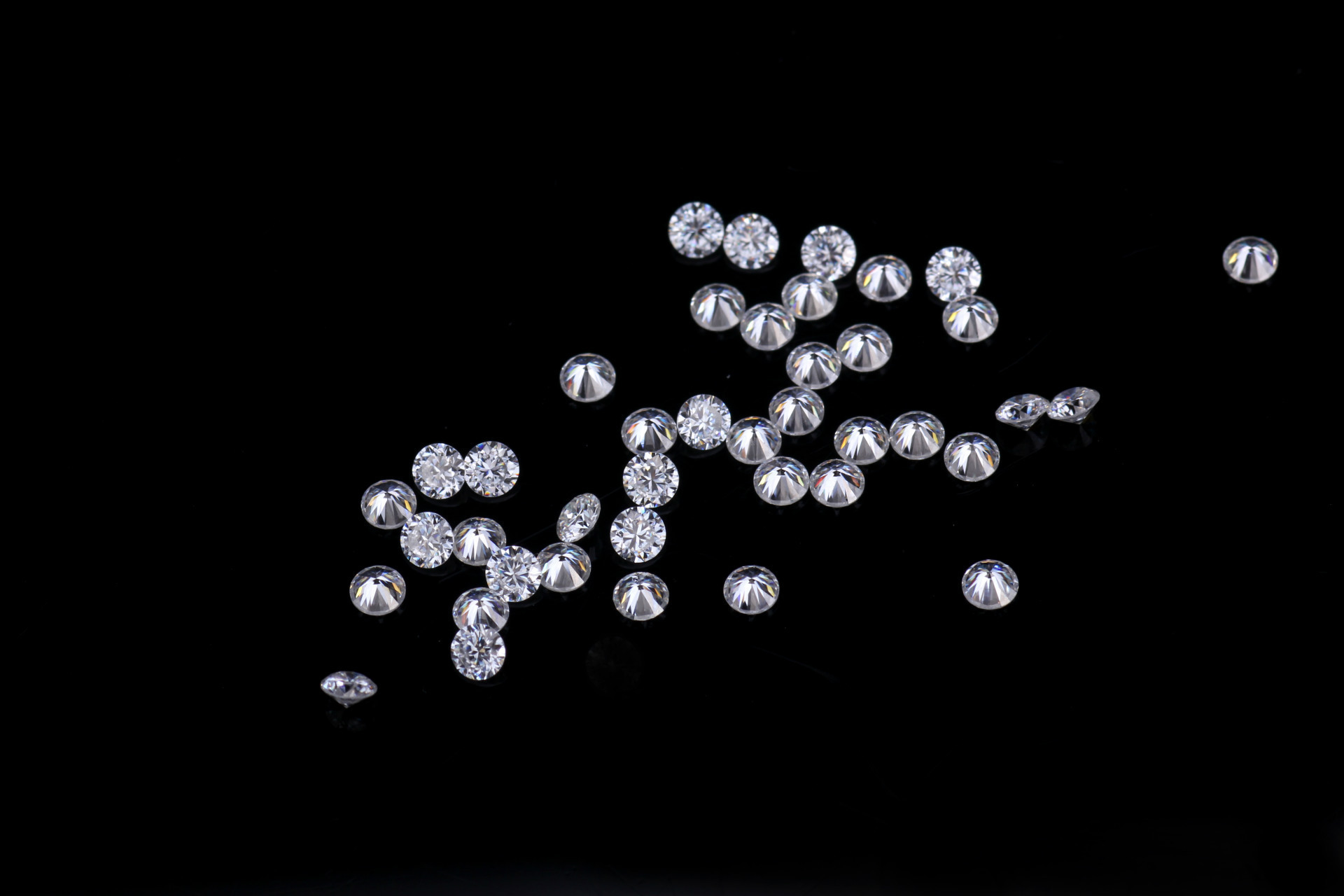 材质 莫桑石 工艺 打磨抛光 是否进口 否 加工定制 否 品牌 鑫升宝石