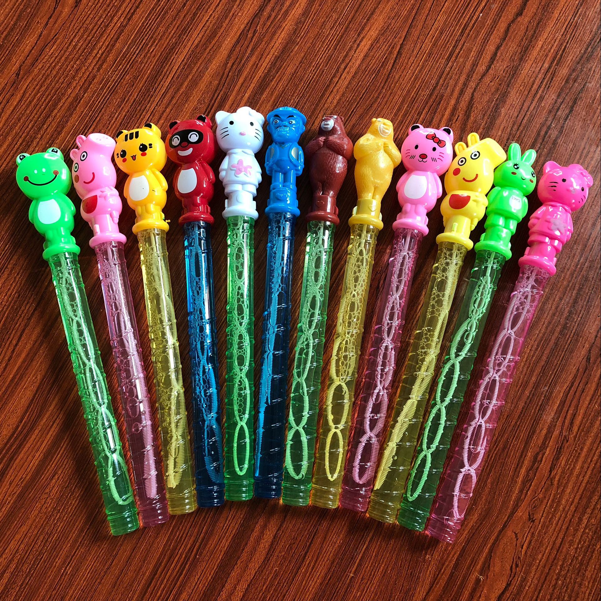 卡通长条泡泡棒 多款卡通动漫泡泡水 2元批发货源 畅销爆款儿童玩