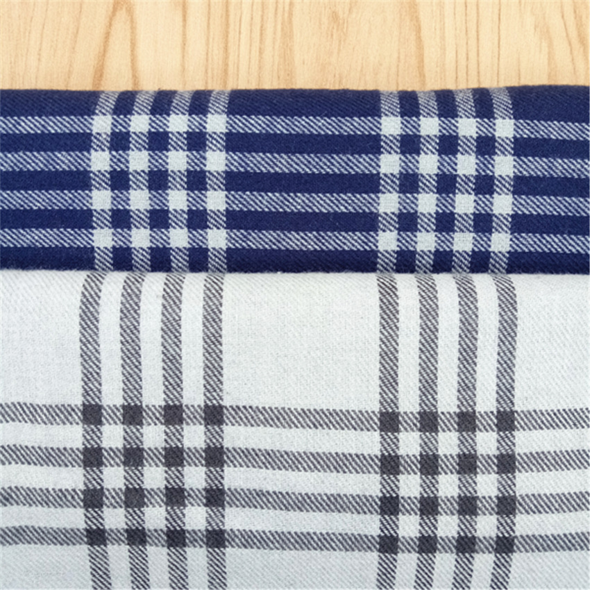 21支涤棉色织斜纹磨毛混纺格子布 双面绒衬衫外套服饰面料库存布