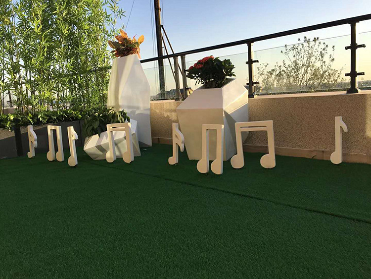 玻璃钢仿真绿植音乐人物雕塑草皮绿雕音符摆件户外草坪装饰美陈