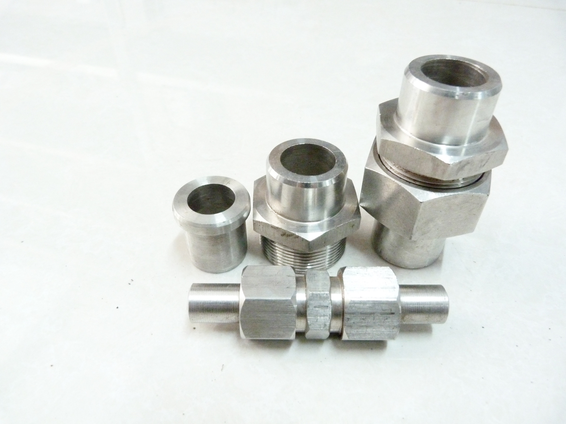 锥密封焊接式隔壁直通管接头 jb/t 6384.2-2007