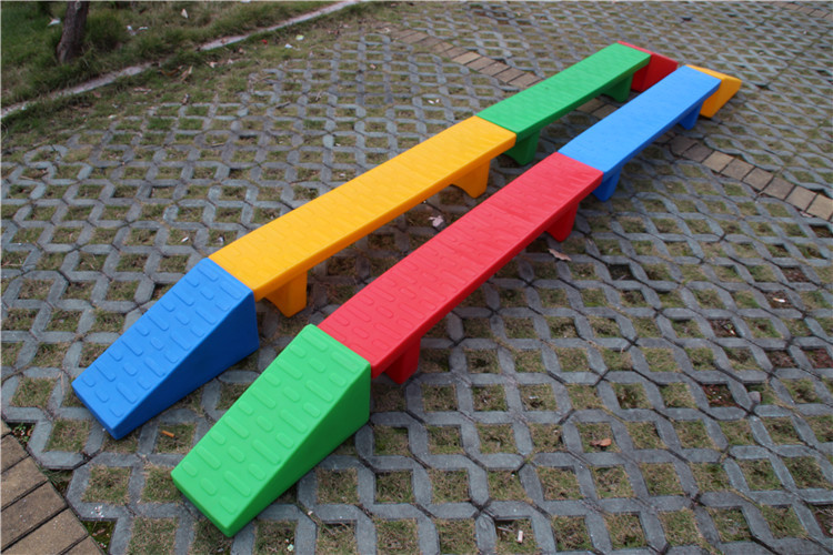 幼儿园独木桥 儿童塑料组合独木桥 平衡木器材 感统体能训练批发