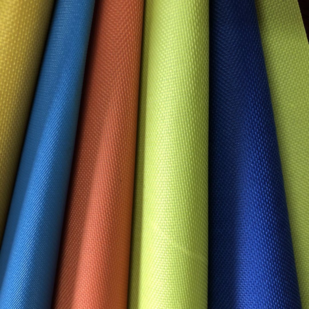 厂家直销 600d牛津布 3*1.5网纹pvc 箱包材料 衣柜布套涤纶牛津布