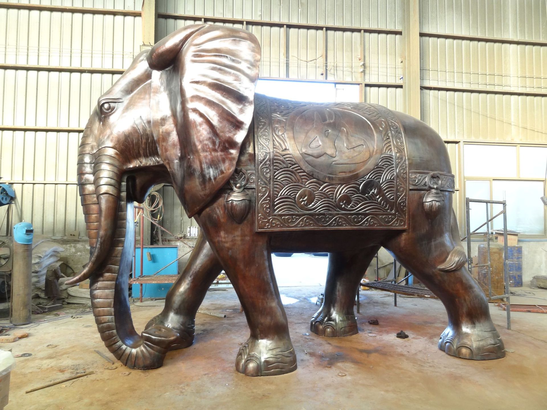 唐县昌盛铜雕批发故宫铜狮摆件纯铜办公室狮子工艺品-阿里巴巴