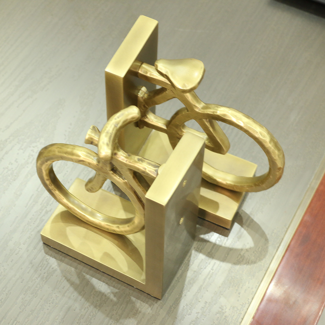 铜书靠自行车书架书立铜制工艺品客厅摆件创意工艺品办公室菲尔特