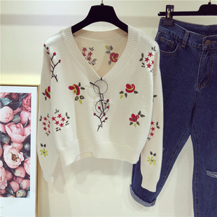 之棉 秋冬新款重工全手工绣花v领毛衣宽松短款套头毛针织衫