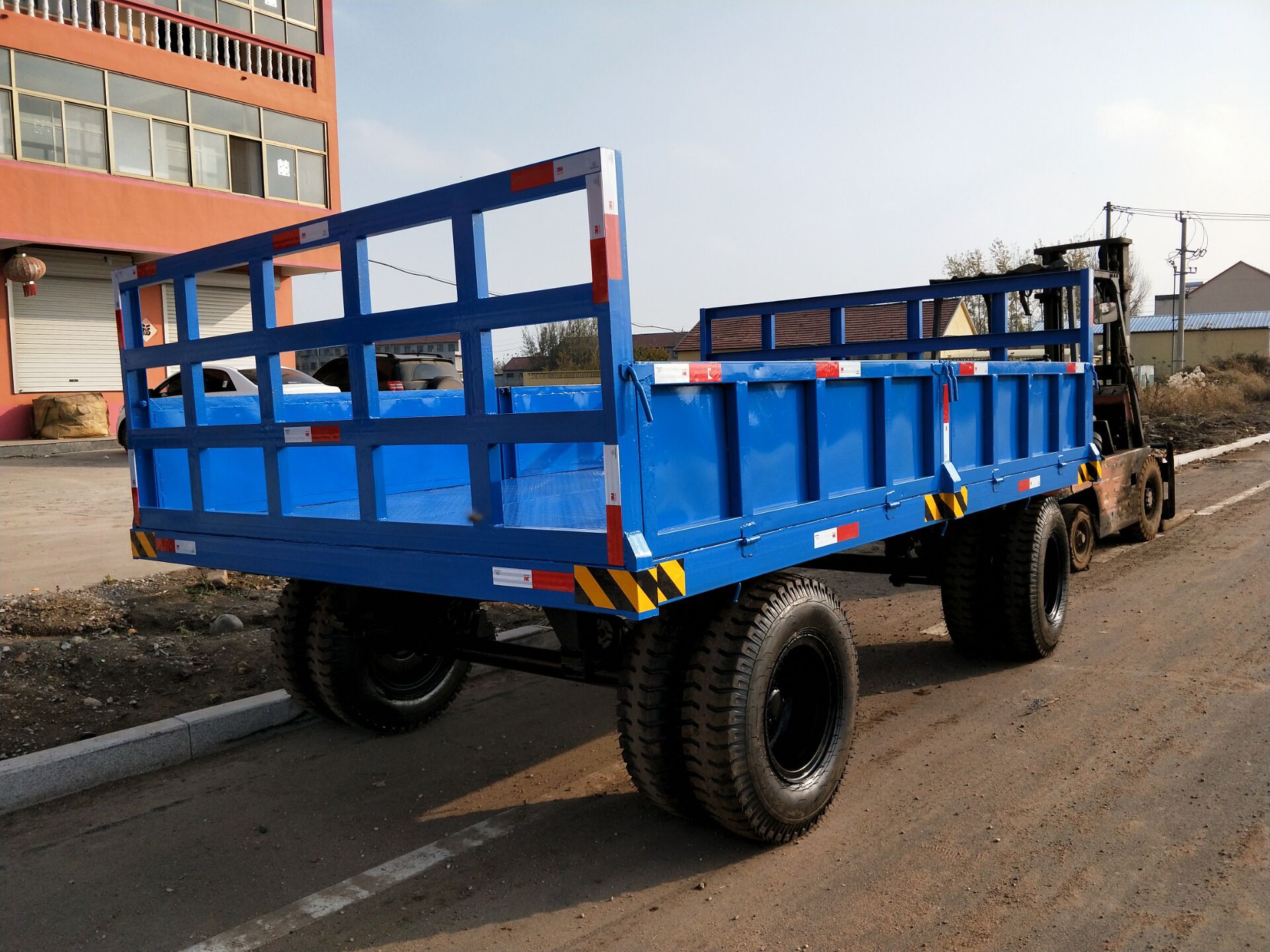 商用15吨全挂车 带箱板农用平板拖车定制 护栏拖车