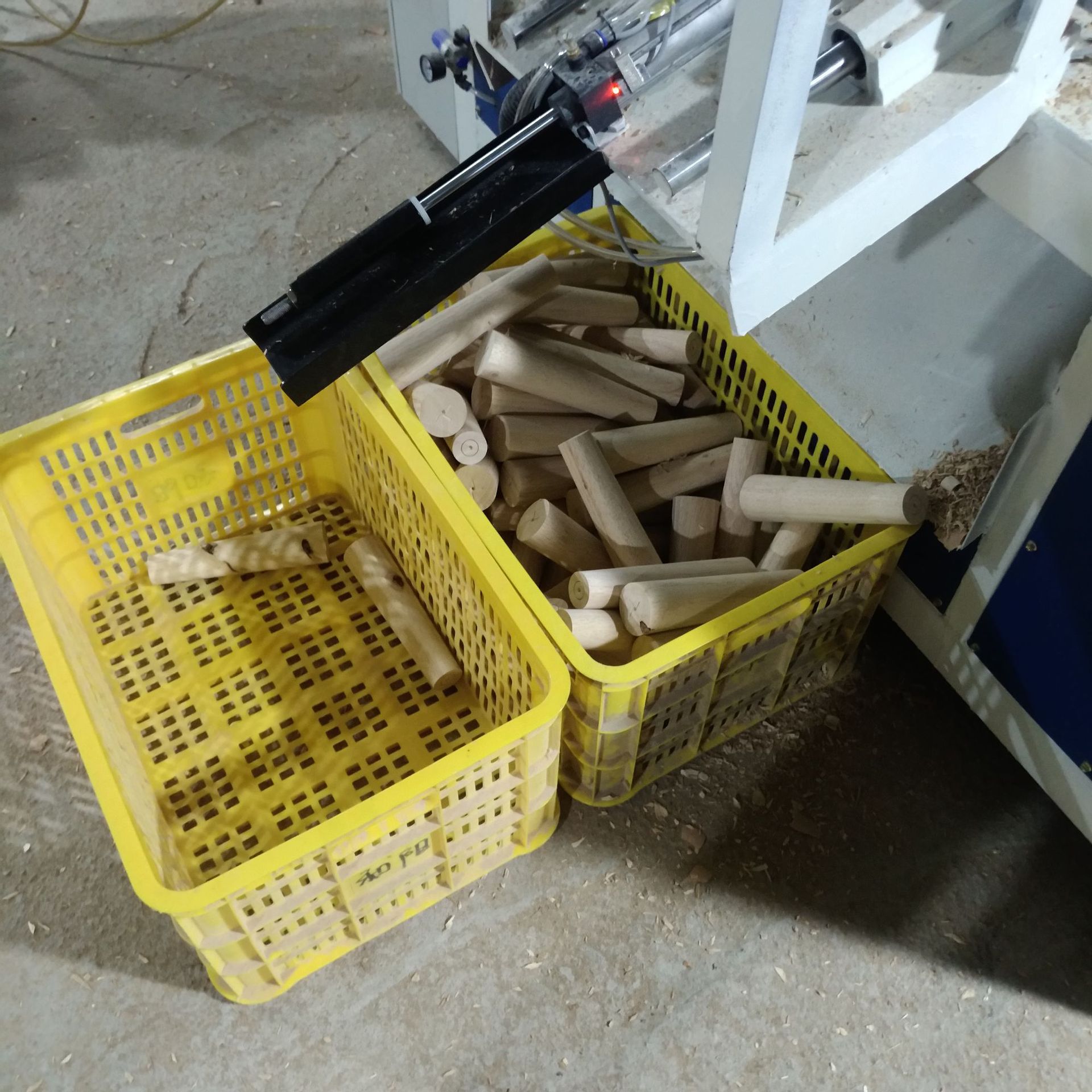 机床 钻德快全自动木柄成形机**木腿机器长木腿数控车床葫芦型大加工