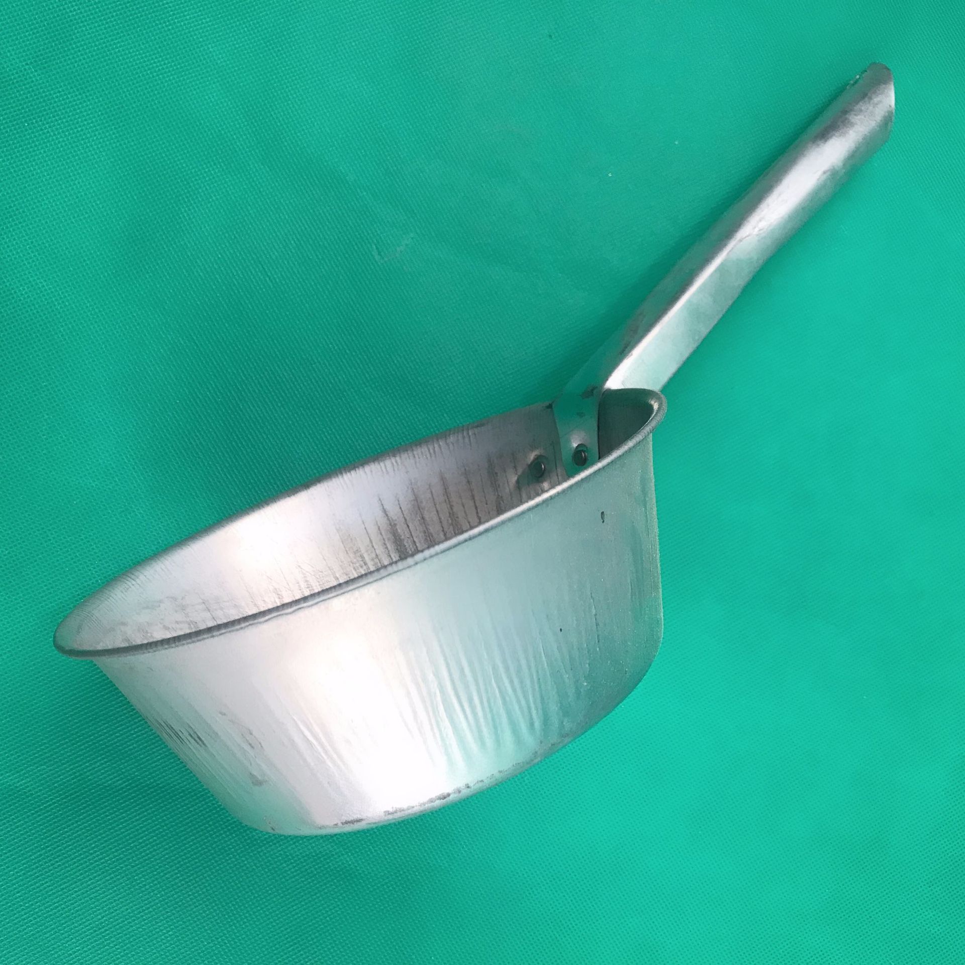 2元家用铁水勺铁勺水舀水瓢临沂2元百货地摊货源批发