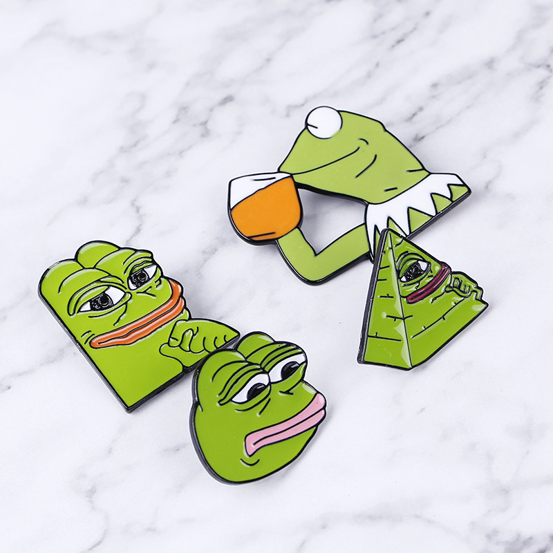 欧美热卖饰品古怪搞笑pepe the frog 青蛙佩佩喝红酒表情卡通胸针