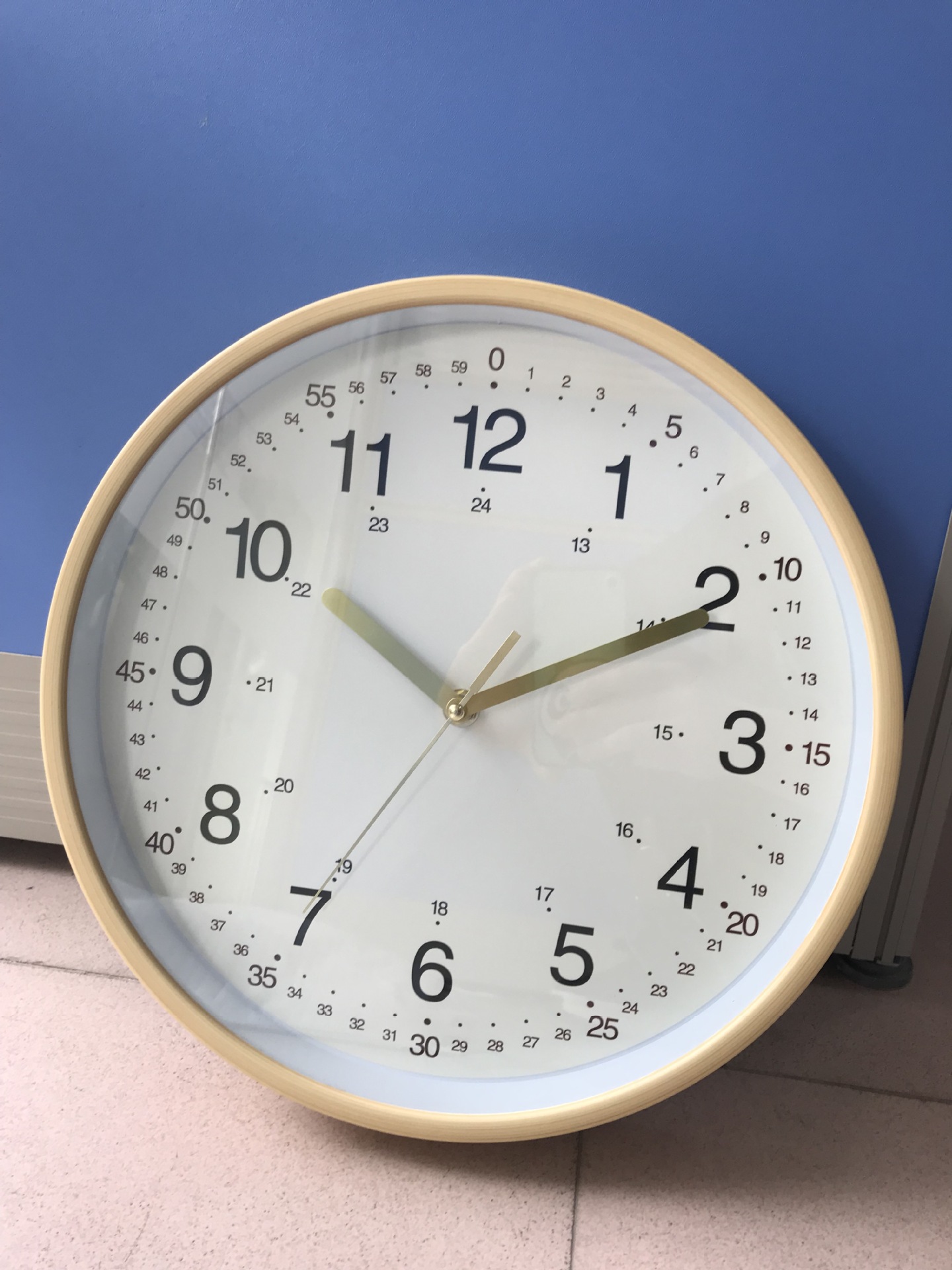 12寸仿木圆形塑料挂钟30cm时尚石英钟钟面可定制创意新款客厅壁钟