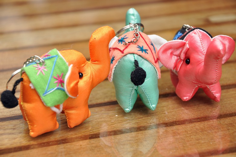 泰国旅游纪念品伴手礼手扎布艺小象钥匙扣链创意小象挂件饰品礼物