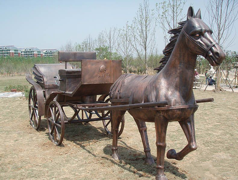 铜马拉车雕塑