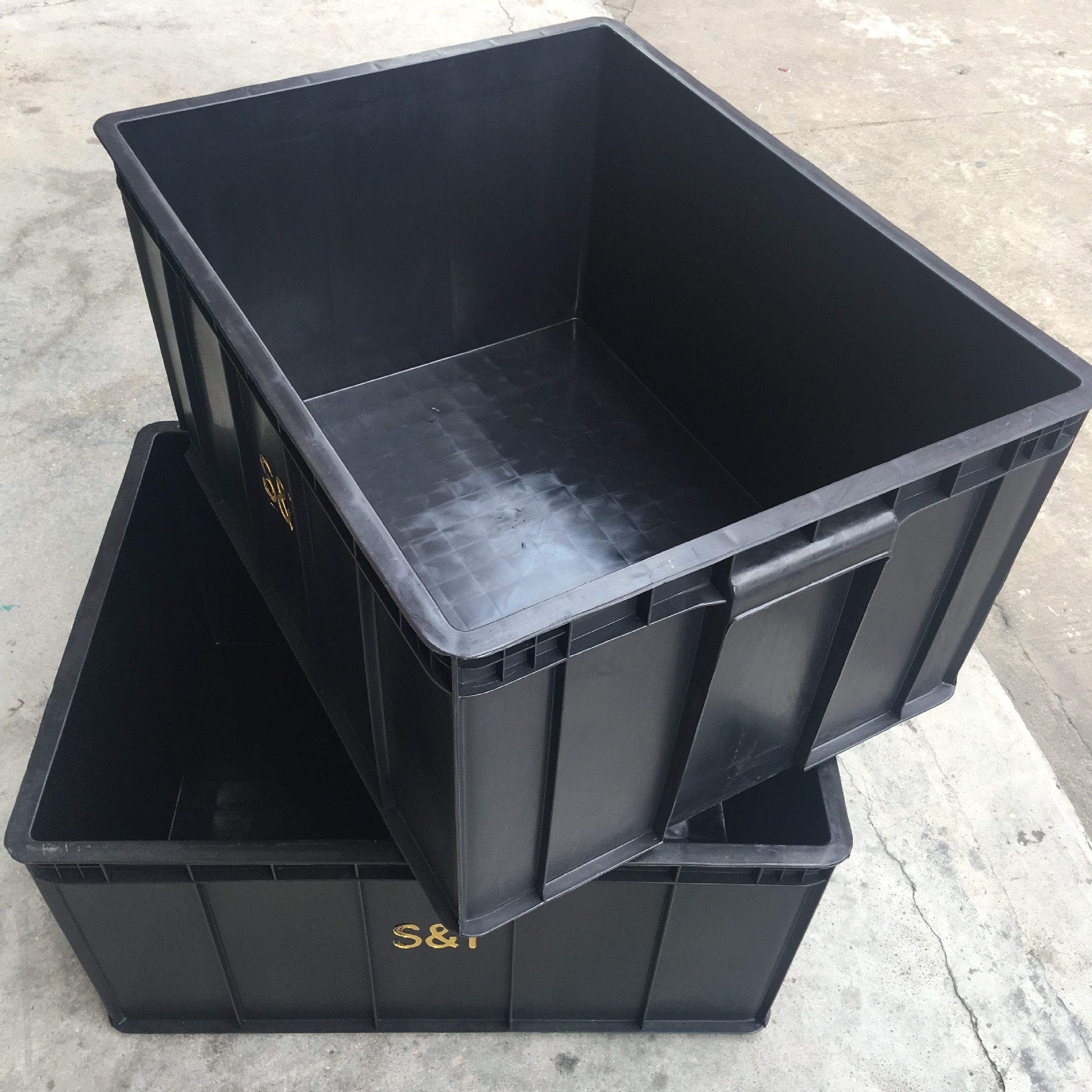 销售耐酸碱pe材质塑料静电箱 防静电周转箱 黑色塑料箱