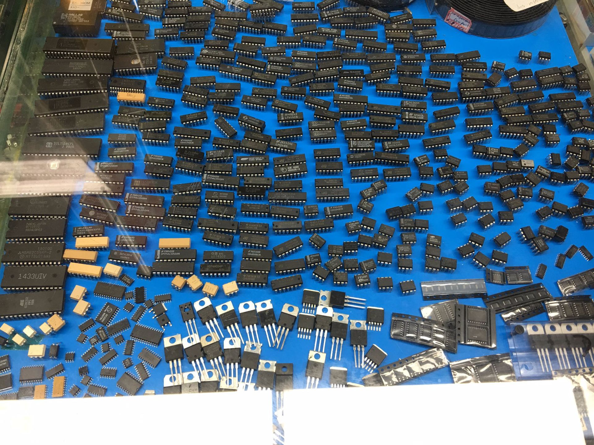 电子元器件 配单 二三极管 ic芯片 电容电阻 集成电路 连接器