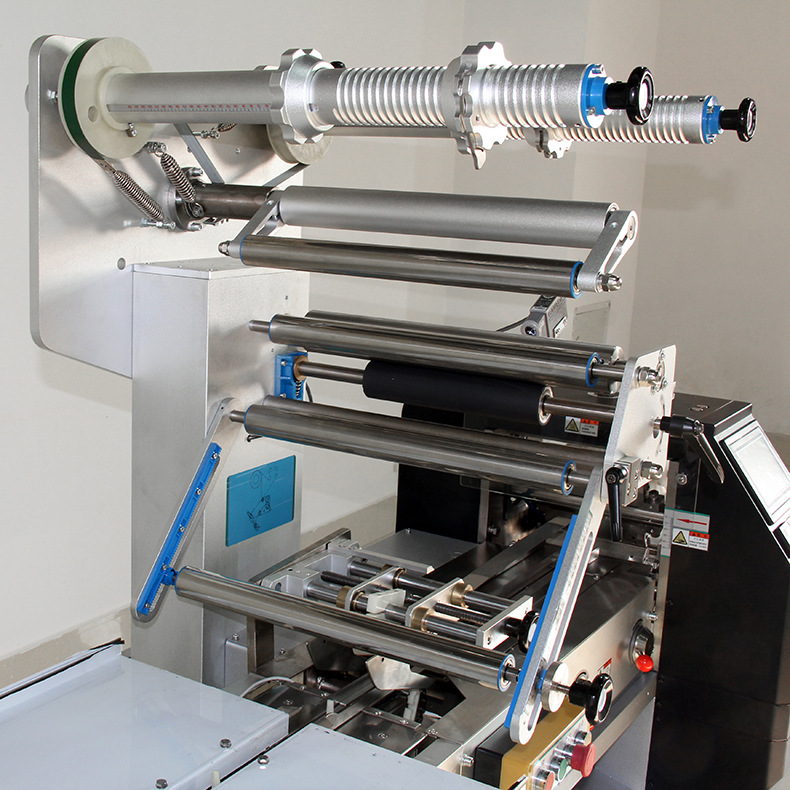 佛山松川珠冠全自动通用多功能伺服枕式包装机自动化包装机sz580