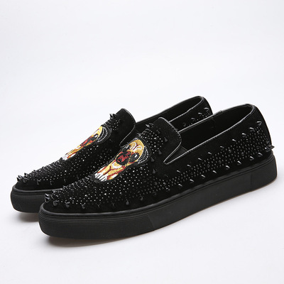 网红男鞋夏季新款男休闲鞋韩版潮流铆钉男板鞋时尚百搭潮乐福鞋男